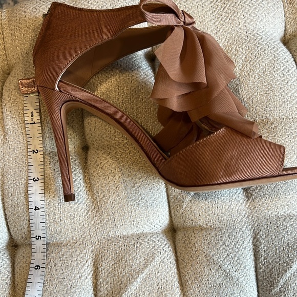 NWT A-D & Daughters Vero Cuoio heels, size 7.5